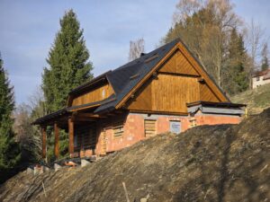 stavba roubenky na klíč | roubenky roubal