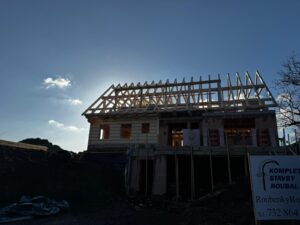 hrubá stavba roubenky | roubal roubenky