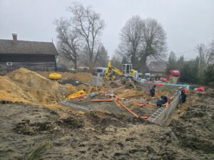 Hrubá stavba roubenky na klíč